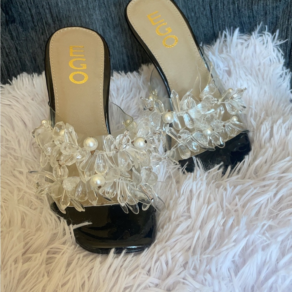 Size 6 ego heels.